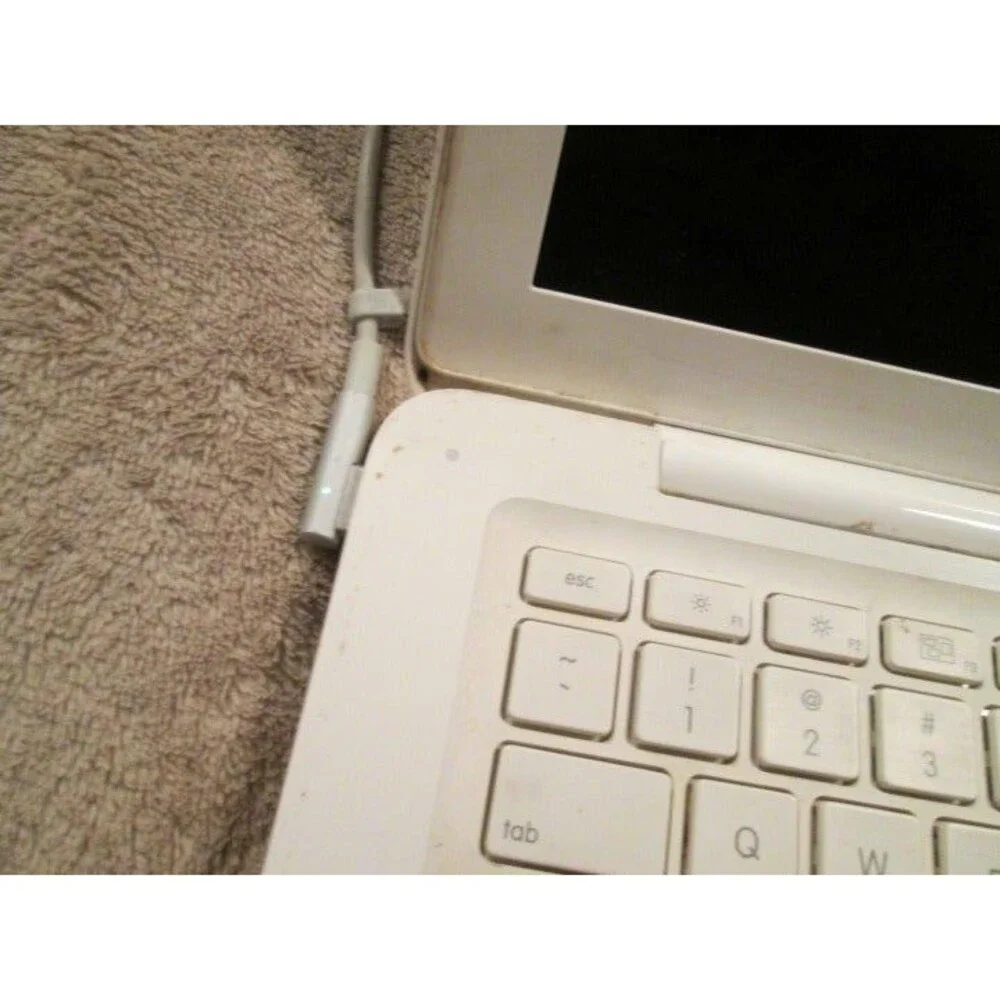 Macbook White Unibody
